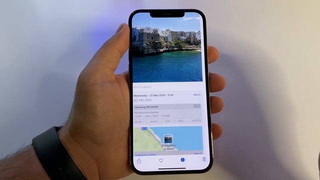 How to check the photo size in iPhone’s gallery (other Exif info) - iOS 15 new features смотреть онлайн