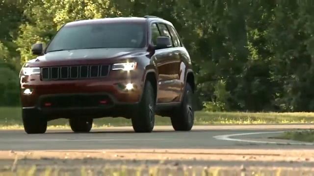 Diesel Engine-Understand the differences between diesel vs gas in 2018 Jeep Grand Cherokee смотреть онлайн