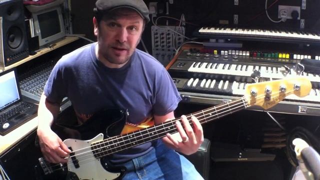 Bass Guitar Lessons - Blues смотреть онлайн