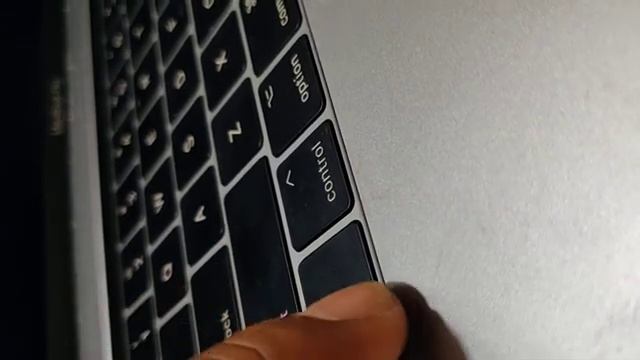 Butterfly Keyboard vs Scissor Keyboard - Apple 15 inch Macbook Pro смотреть онлайн