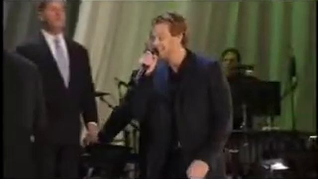 Seasons of Love - Adam Pascal and choir смотреть онлайн
