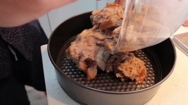 EASY APPLE PIE BREAD PUDDING смотреть онлайн