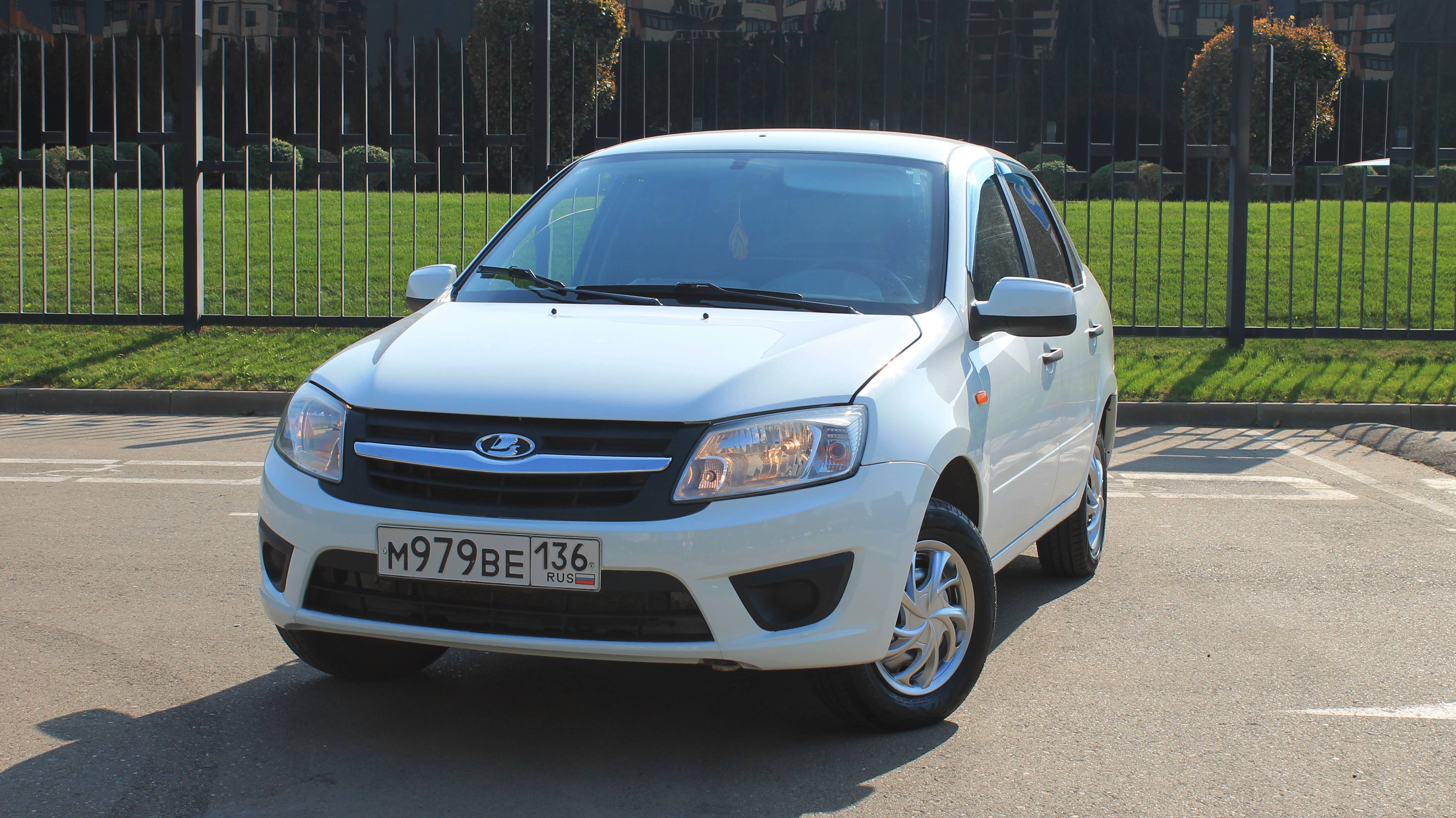 Lada Granta М979ВЕ136
