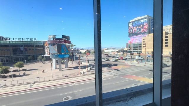 iPhone 15 Pro Max: Kone Hydraulic Glass Elevators/Lifts @ Frys Block 23 Downtown Phoenix AZ смотреть онлайн