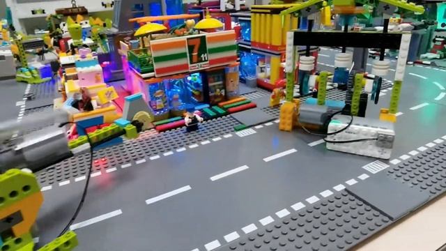 Wow, What A Big City!🤩#makerzoid #superbot #buildingblocks