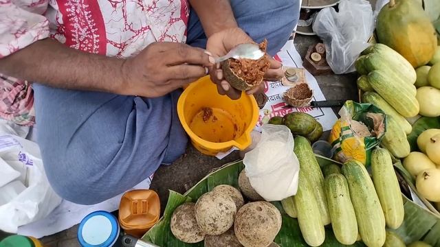 Mouth Watering Street Food Of Kolkata । MASALA BEL (WOOD APPLE) Rs. 25/- Only । Indian Street Food смотреть онлайн