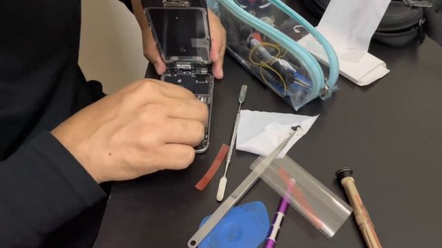 iPhone’s Low Battery Health Fixed in Less Than 5 Minutes! смотреть онлайн