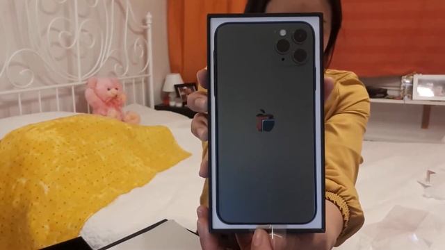 Unboxing iPhone 11 Pro Max MIDNIGHT GREEN смотреть онлайн