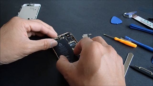 Apple iPhone5s Battery Replacement смотреть онлайн