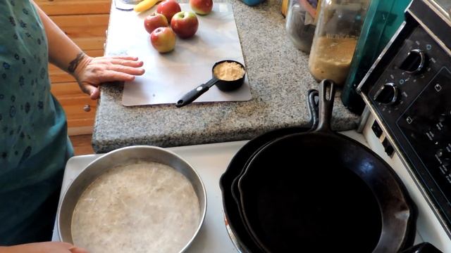 Pecan Apple Upside Down Cake! смотреть онлайн