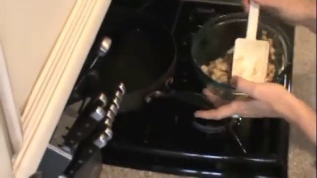 Apple Pie Cones смотреть онлайн