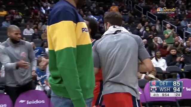 Shammgod ➡ Crossover ➡ 😤 Ish Smith knocks it down! смотреть онлайн