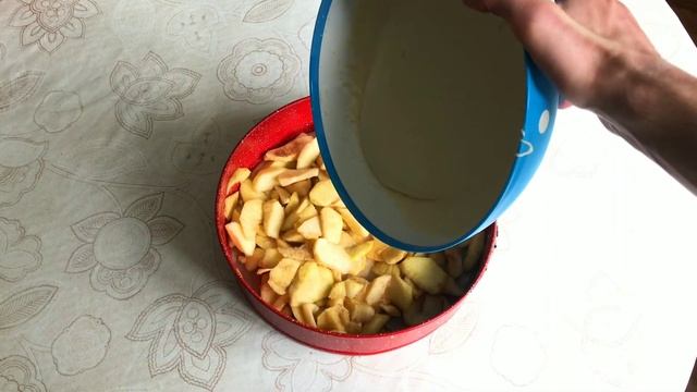 The famous quick and easy apple pie! Charlotte with apples! смотреть онлайн