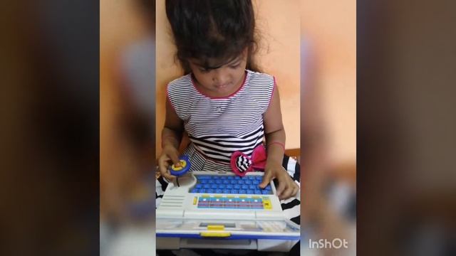 Apple Exploring her new toy!! Kids laptop a most useful one смотреть онлайн