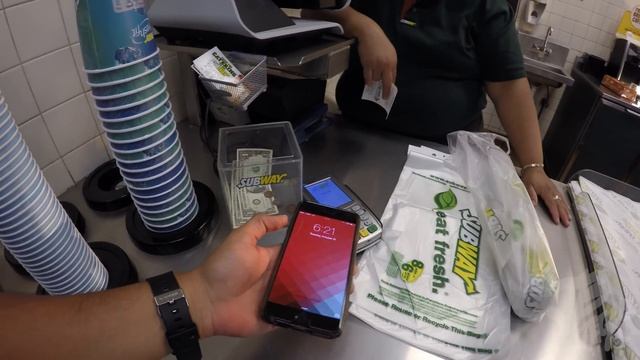 Using Apple Pay The "CORRECT" Way At Walgreens & Subway In 4K смотреть онлайн