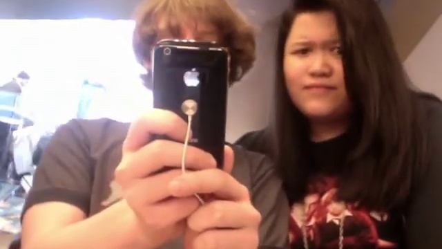 Kristine and Sam at the Apple Store PART 2 смотреть онлайн