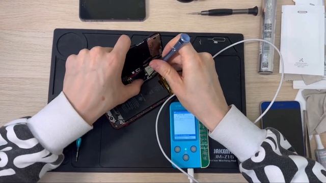 Восстановление TrueTone без родного дисплея iPhone XR смотреть онлайн