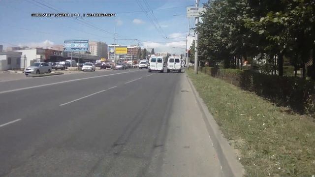 Водитель-дальтоник: маршрутчик 3М ГРЗ у036тк26 на красный на ул. Тухачевского смотреть онлайн