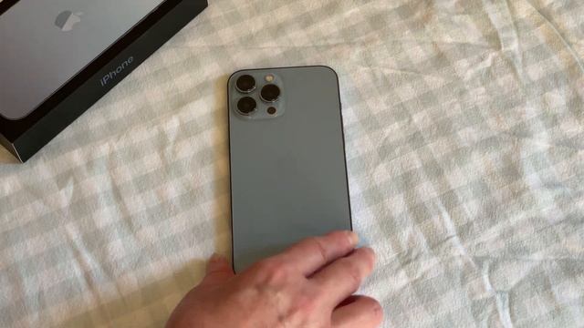 iPhone 13 Pro Max Sierra Blue Unboxing, hands on and review (4K) смотреть онлайн