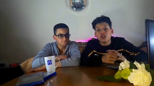 samsung s10e VS iphone xr | المقارنه الحاسمه смотреть онлайн