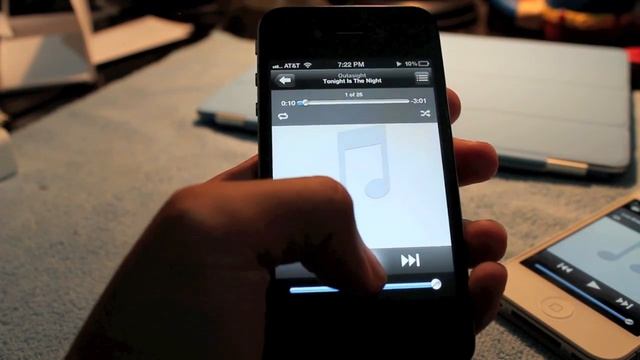 iPhone 4 vs iPhone 4S Speaker Test смотреть онлайн