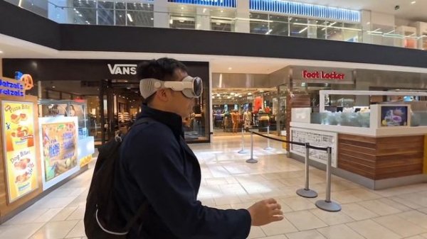 I Tested the Apple Vision Pro in Public...