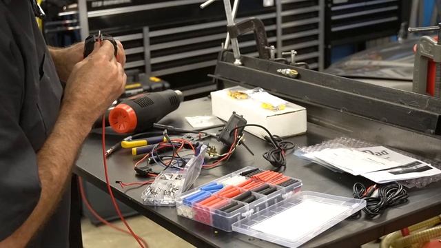 Play any audio on your Classic AM Radio - RediRad and hidden Bluetooth install on our Plymouth Fury смотреть онлайн