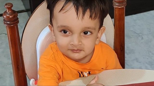 How to give apples to babies || 6-12 month baby food ideas || First Food смотреть онлайн