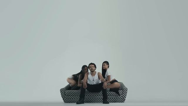 Andy Bonelli - Without Love Around смотреть онлайн