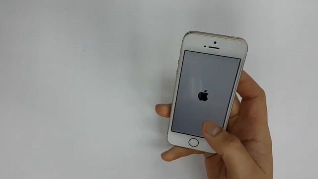 Обзор iPhone SE 16 GB смотреть онлайн