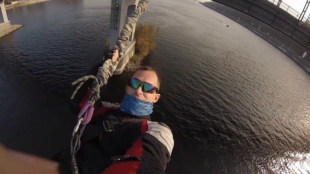 Ropejumping ПРЫЖКИ С МОСТА КИЕВ Роупджампинг от первого лица Без Меж смотреть онлайн