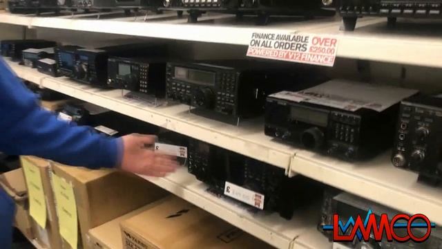 David 'M0XIT' Shows off our Used Gear Collection. смотреть онлайн