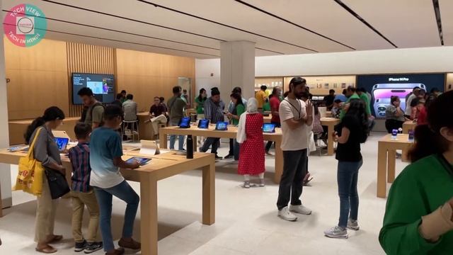Largest apple store open in delhi saket mall || India’s biggest apple service center in delhi || смотреть онлайн