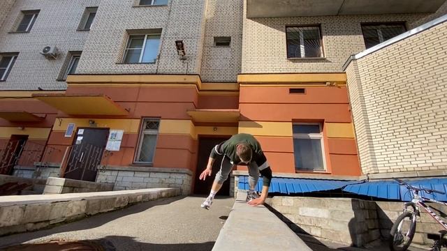 Залезли на заброшку,тренировка сальто в стик,новые споты. Паркур влог смотреть онлайн