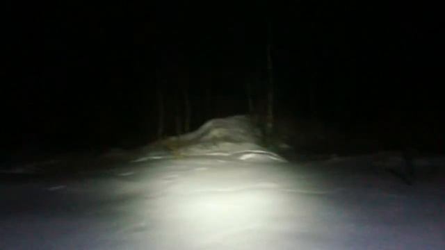 Работа налобного фонаря Xtar H3