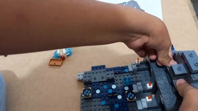 Lego Minecraft 21246/ The Deep Dark Battle. 584 pzs. La batalla en la oscuridad Profunda. смотреть онлайн