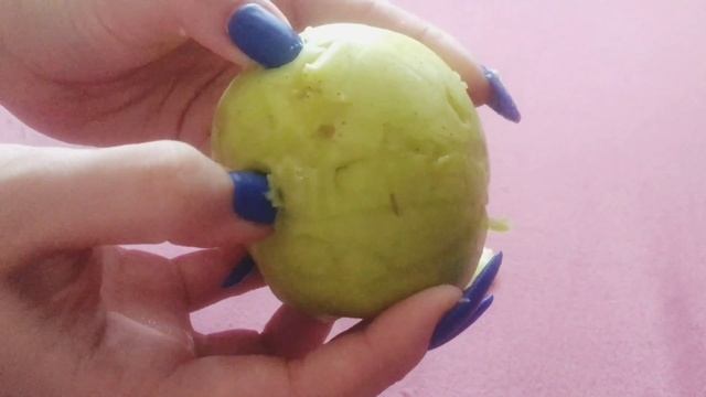 Long Sharp Blue Nails Destroying an Apple 🍏 ASMR (GREAT SOUNDS) | Scratching | Crush смотреть онлайн