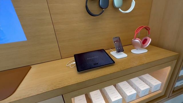 Biggest Apple Store in Dubai | Apple Store Dubai mall |@bilalridervlogs смотреть онлайн