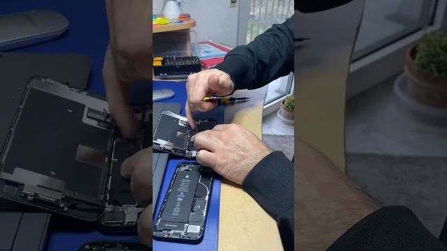 Ремонт iPhone SE 2 2020 заміна корпусу. смотреть онлайн