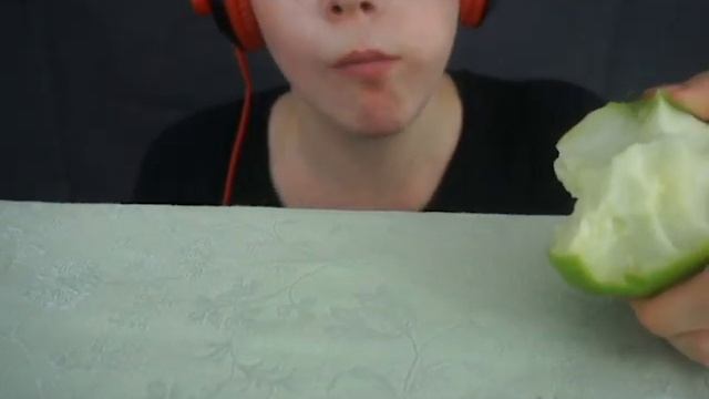 ASMR Crispy Green Apple | ASMR VOSS смотреть онлайн