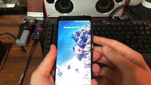 My Google Pixel 2 XL has a blue dot under the screen? смотреть онлайн