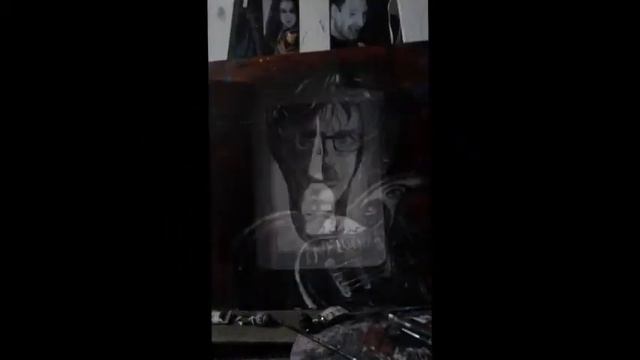 Retratos Carolyn Jones, Charly García, Pappo, El flaco Spineta, Amy Lee, Sharon den Adel, Gustavo смотреть онлайн