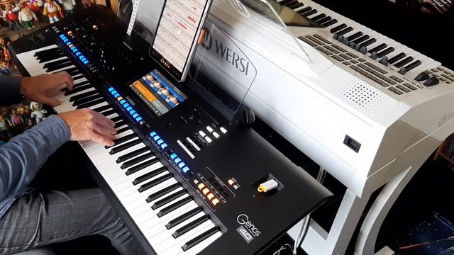 Smile composed by Charlie Chaplin played by Andrew Varley смотреть онлайн