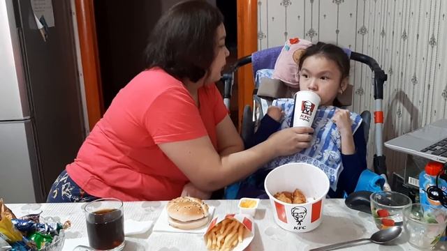 Мугбанг KFC стрипсы для Аруаны. смотреть онлайн