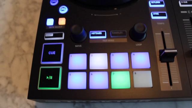 Traktor Kontrol S3 Unboxing and Overview смотреть онлайн