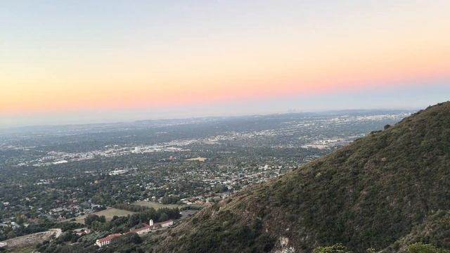 iPhone 15 Pro Max- Sunrise Hiking- Low Light Video- 4K HDR- ProRes Dolby Vision смотреть онлайн