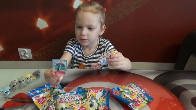 Распаковка и обзор пакетиков с игрушками Юху и его друзья ПЛЯЖ. Симба. YooHoo &friends BEACH, Simba смотреть онлайн