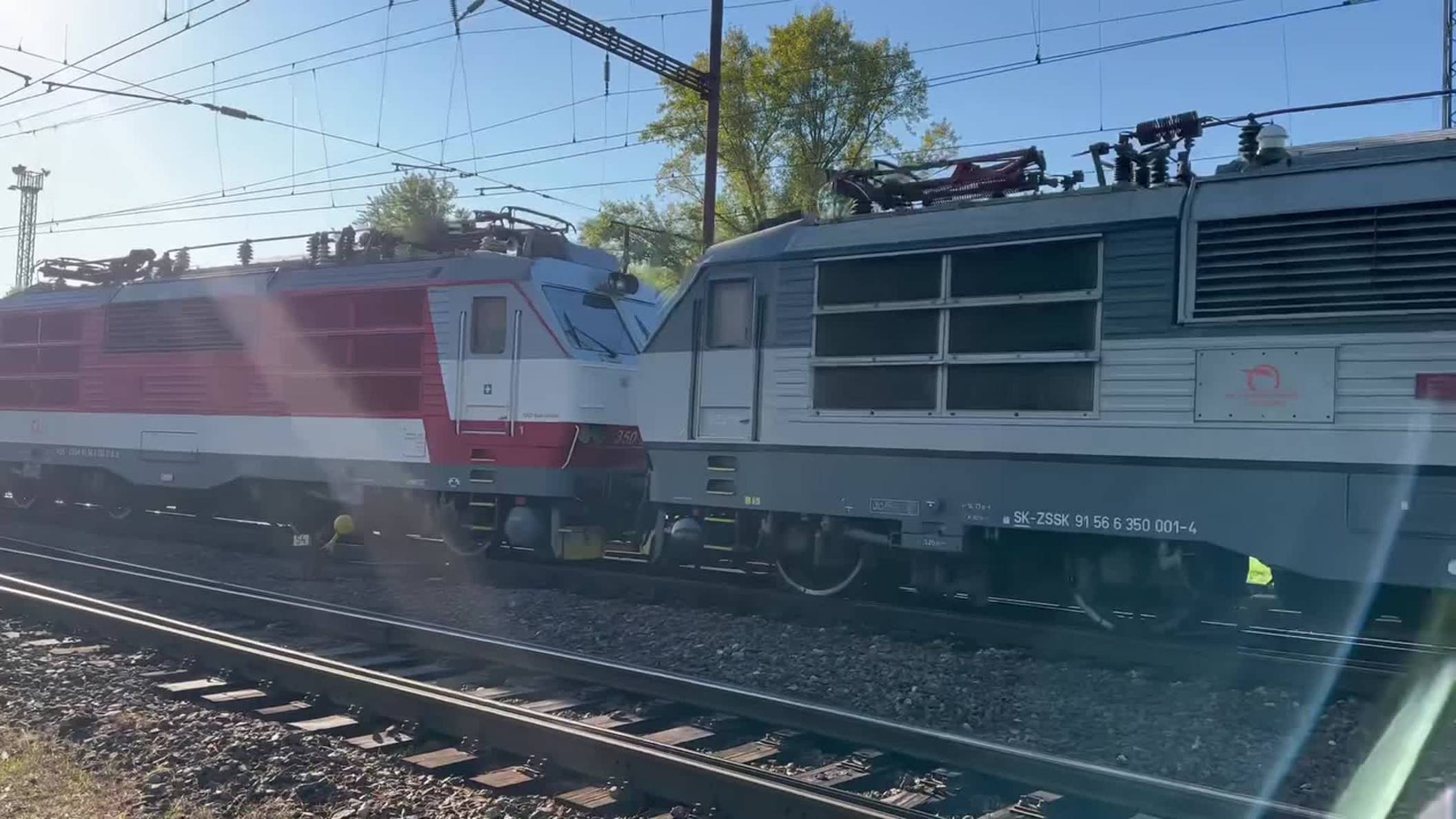 Пересылка Локомотивов и Приветливый Помощник Машиниста смотреть онлайн