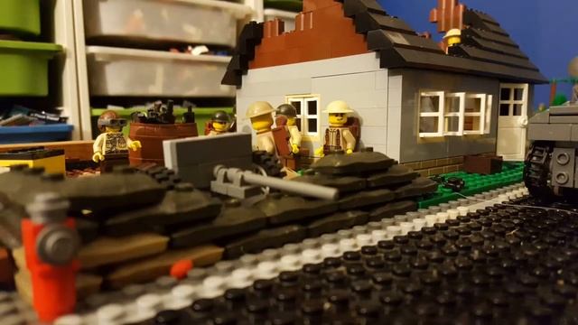 Lego WWII Tiger Vs Sherman смотреть онлайн