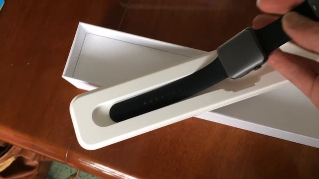 The Black Apple Sports Watch - Finally in the UK! смотреть онлайн
